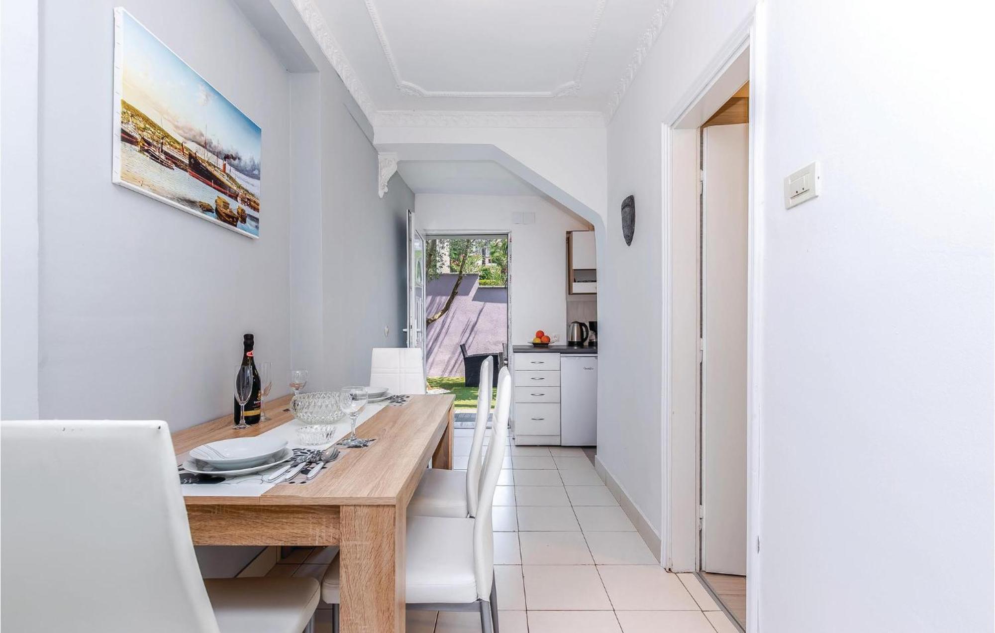 Stunning Apartment In Kostrena With Kitchen Esterno foto
